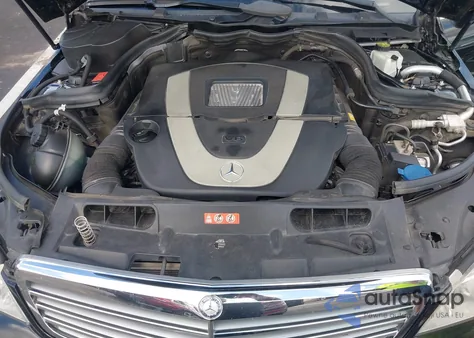 2011 Mercedes-Benz C 300 Luxury/Sport z USA, uszkodzony, nr VIN WDDGF5EB3BA433786